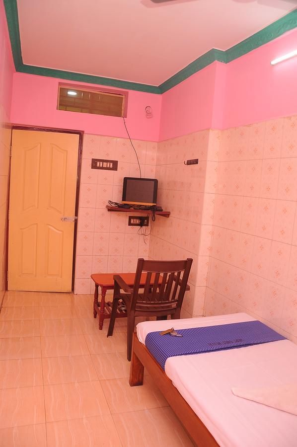 Merit Guest House Chennai Exterior photo